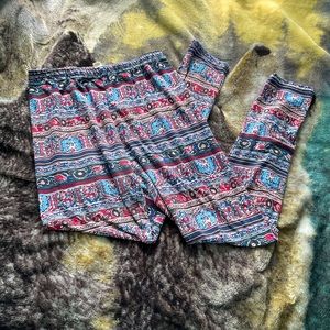 💸PINK ROSE LEGGINGS ❤️💙🖤 size L